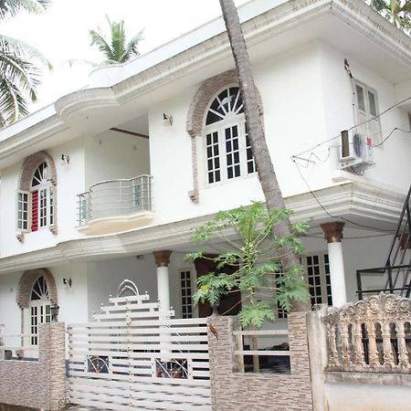 Jj'S White House Hotel Thrissur ภายนอก รูปภาพ
