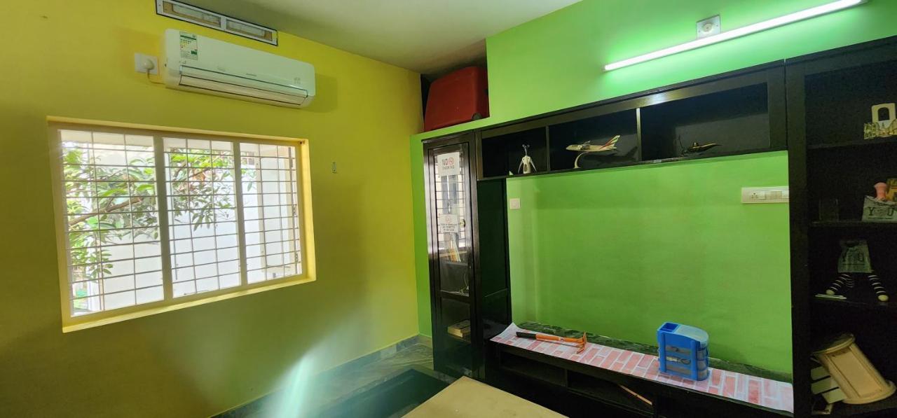 Jj'S White House Hotel Thrissur ภายนอก รูปภาพ